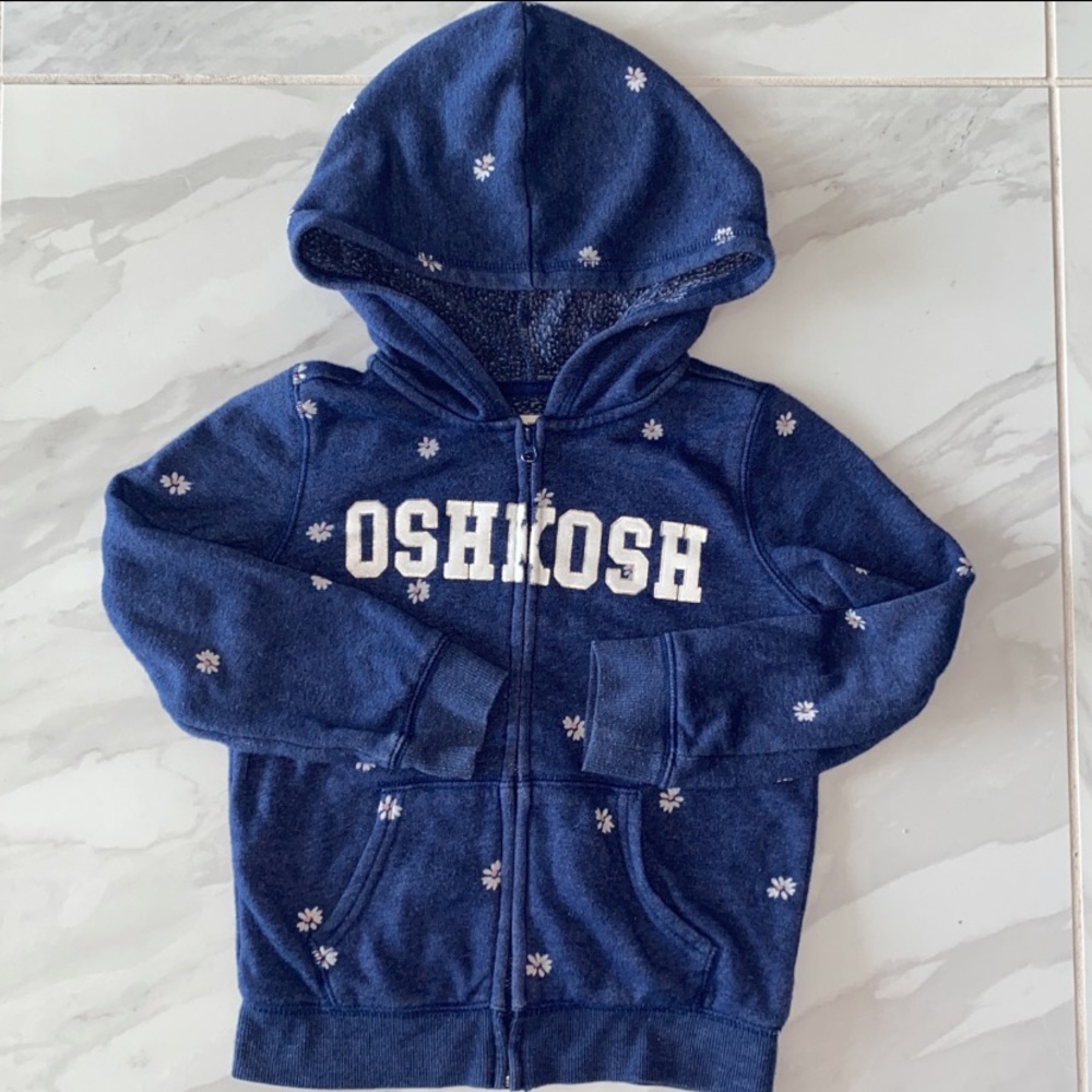 OshKosh B’gosh Sweater / Hoodie size 5T